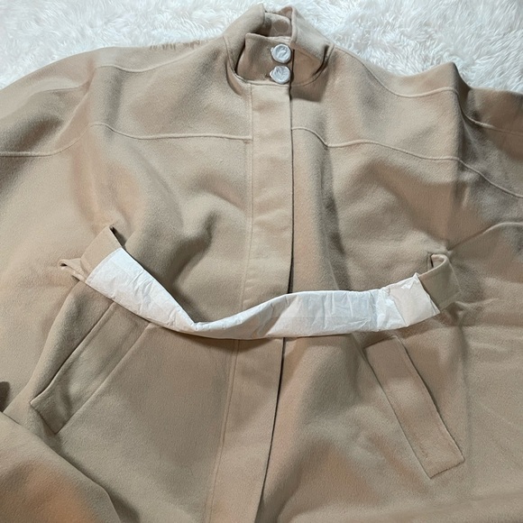 NWOT - Coach Women's Beige Wool Cape with Belt - XS/S - Picture 4 of 5